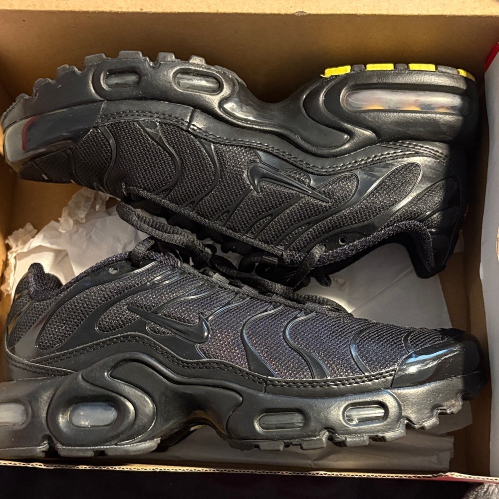 Youth Black Air max Plus Sneakers